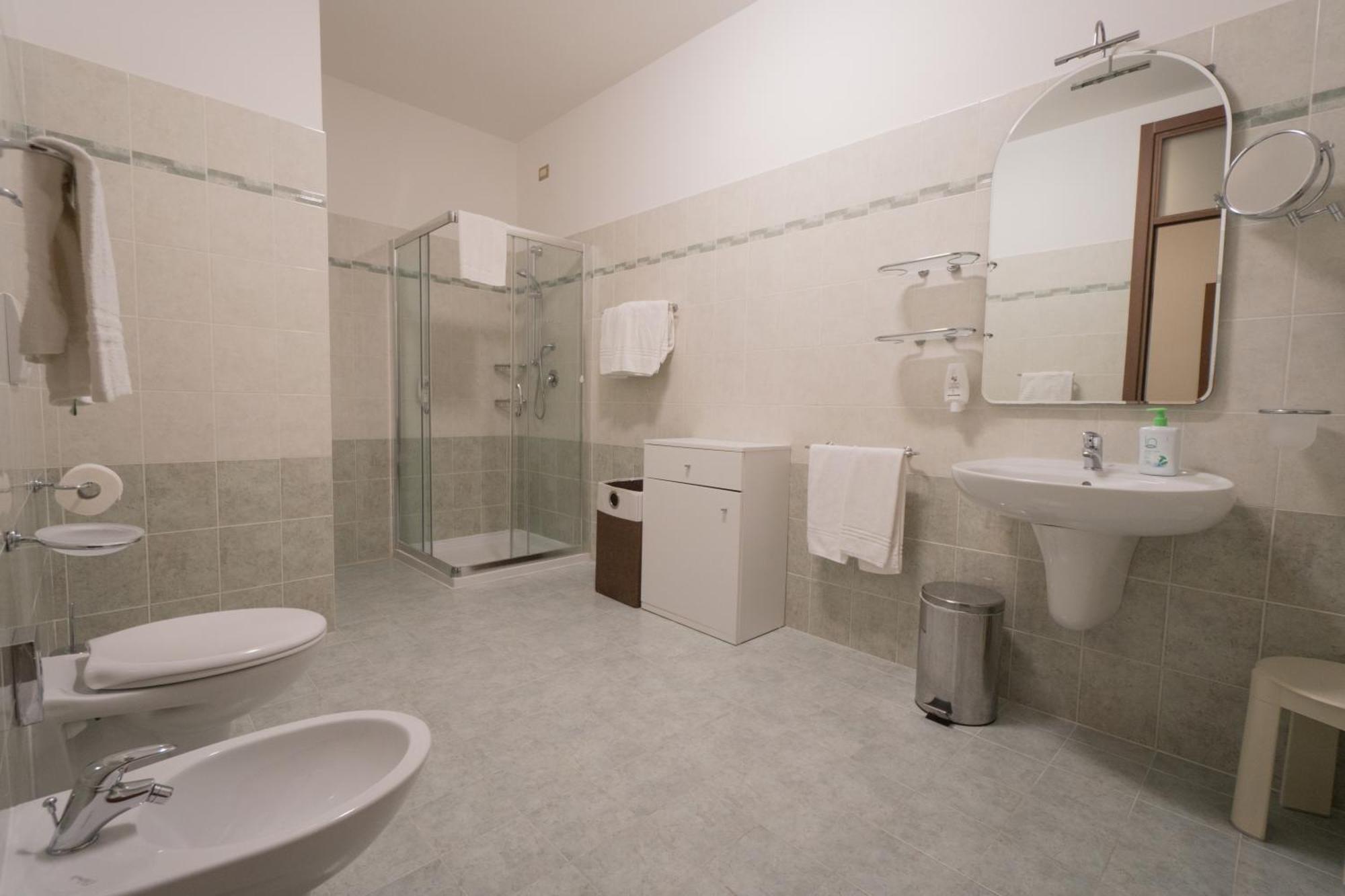 Apartments "Villa Imelda" Limone sul Garda Exterior photo
